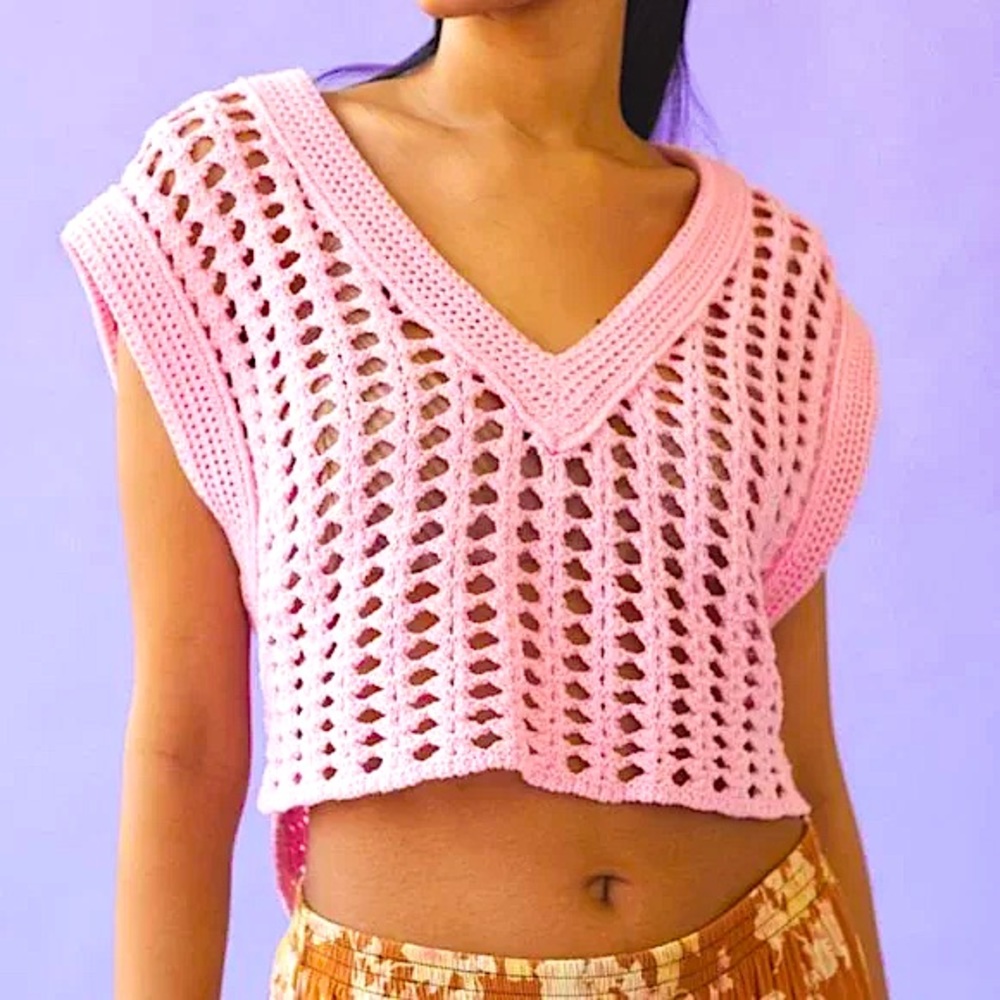 Urban Outfitters BDG Leigh Cropped Sweater Vest XS